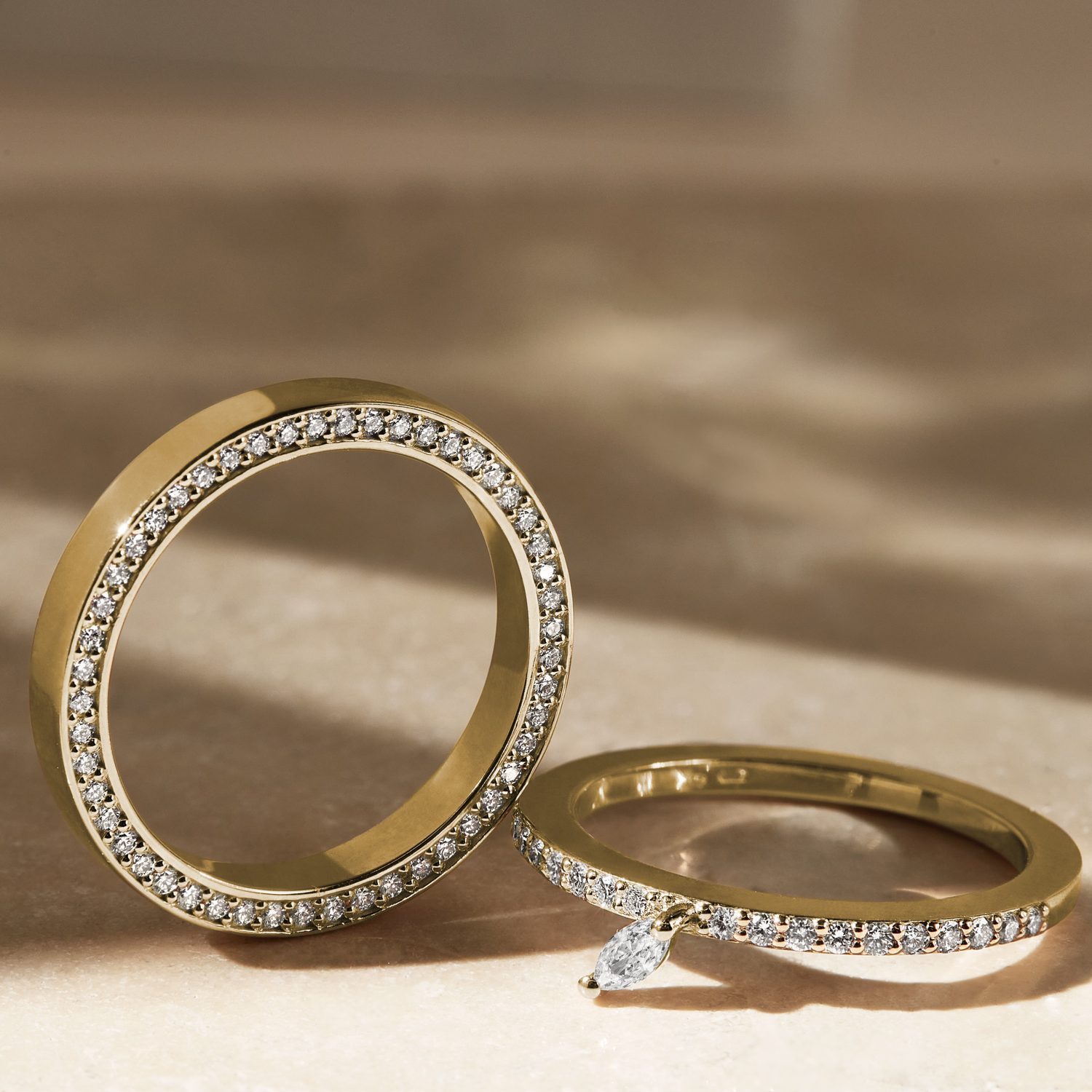 Engagement and wedding ring set with diamonds in yellow gold Klenota